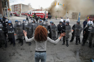 Illustration for article titled Photos: Baltimore in Chaos